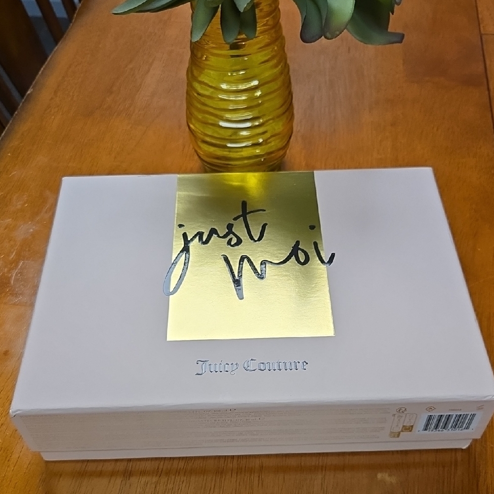 Juicy Couture Just MOI Gift Set